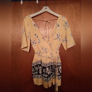 Trixxie Juniors size small Romper, yellow, and navy
